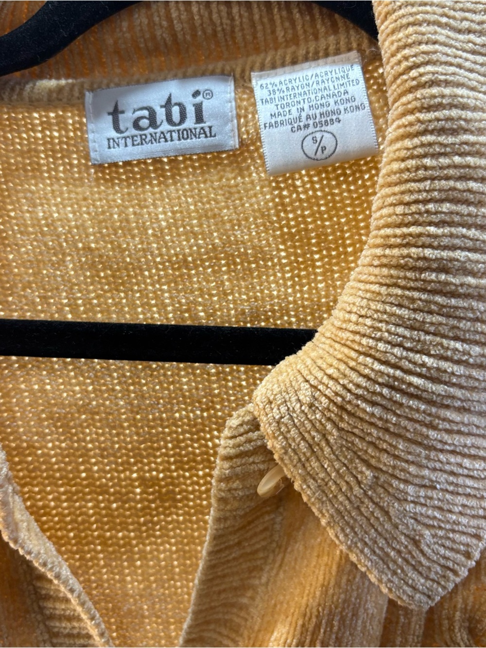 Yellow Cable Knit Chenille Cardigan Sweater Size Small Oversized Fit - Picture 7 of 7